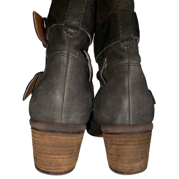 Donald J Pliner Vintage Suede Boots - Picture 8 of 8